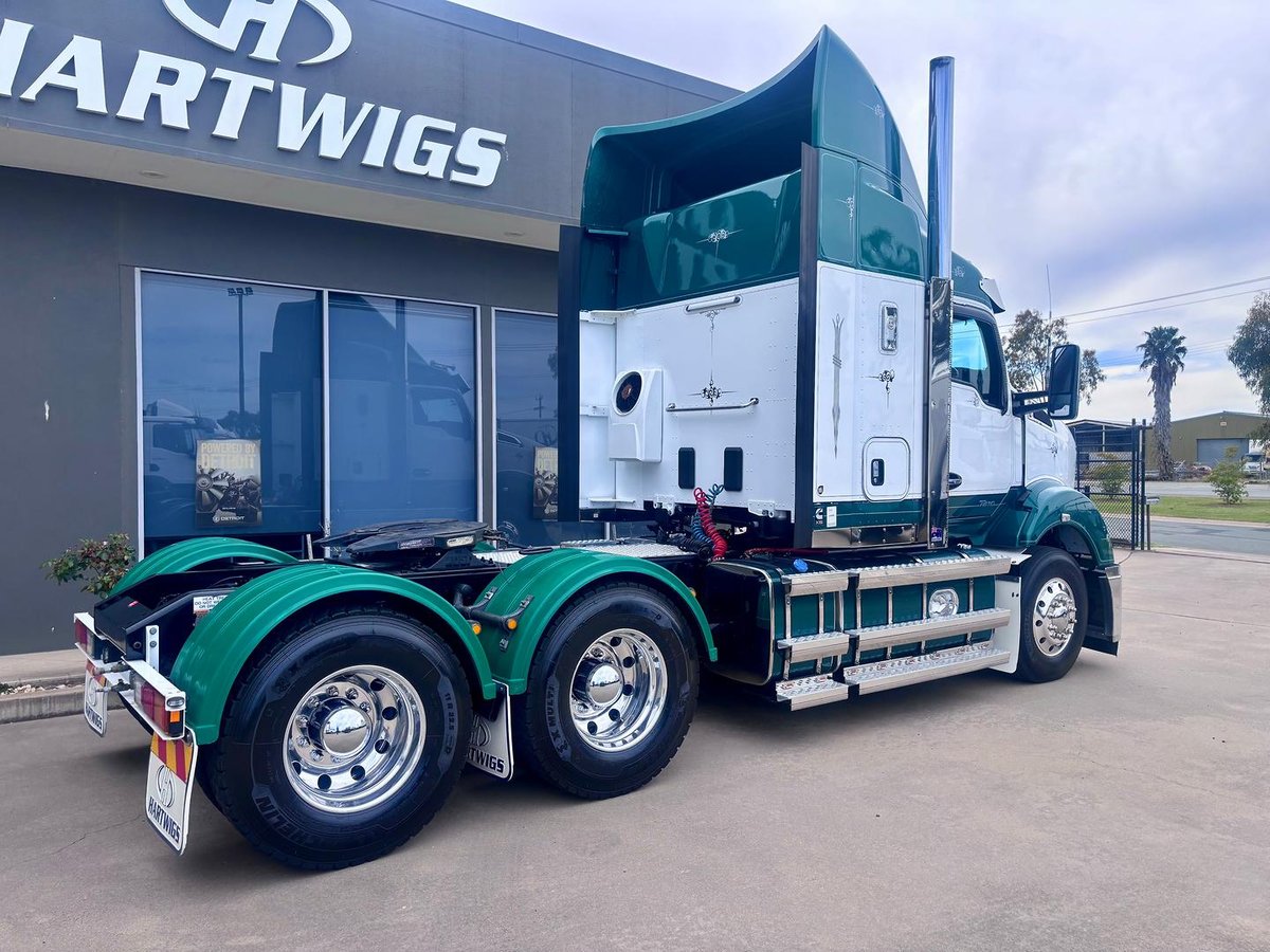 2019 Kenworth T610 image 10