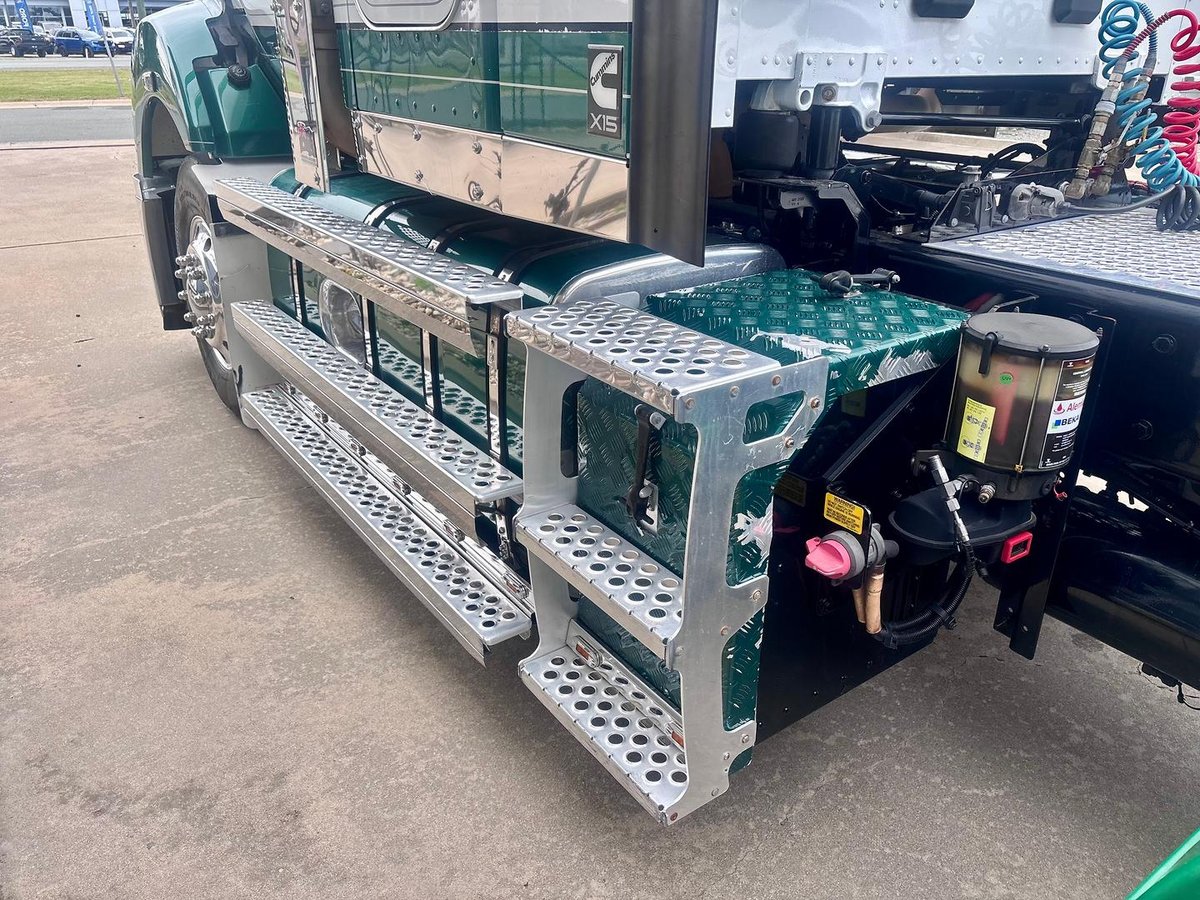 2019 Kenworth T610 image 14