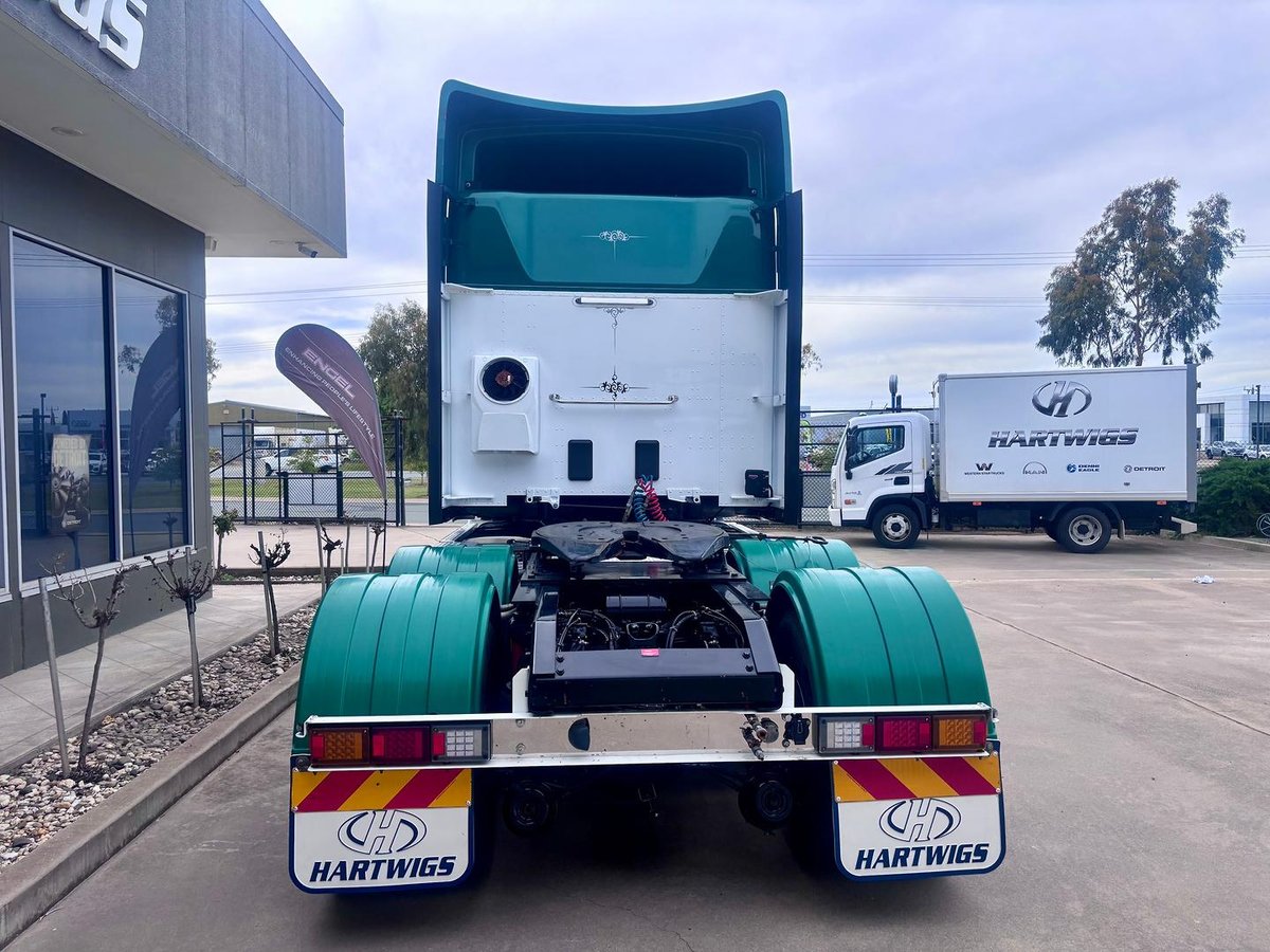 2019 Kenworth T610 image 8