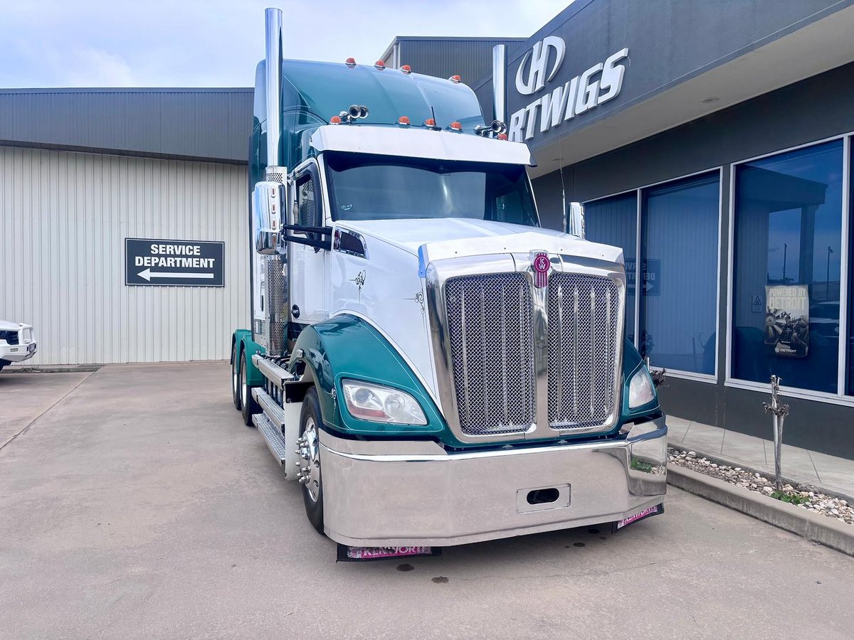 2019 Kenworth T610 image 2