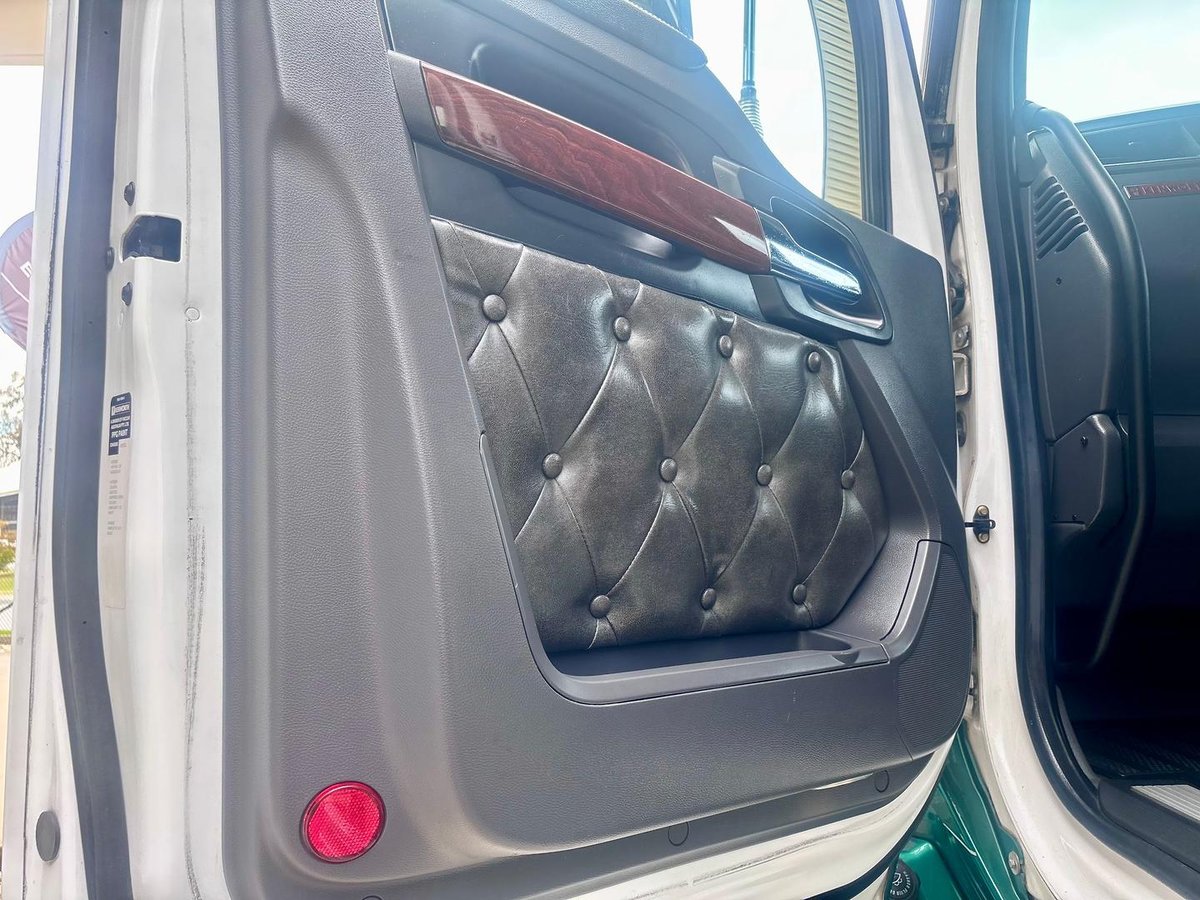 2019 Kenworth T610 image 25
