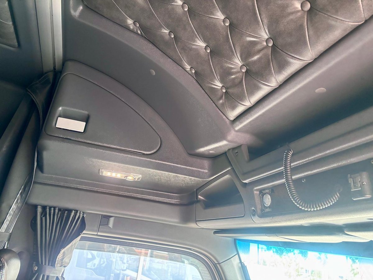 2019 Kenworth T610 image 28