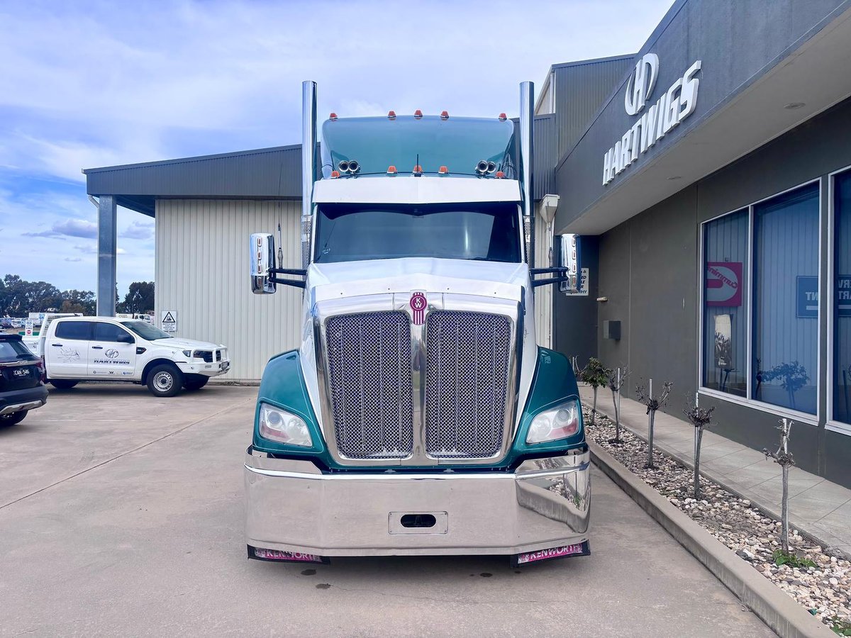 2019 Kenworth T610 image 3