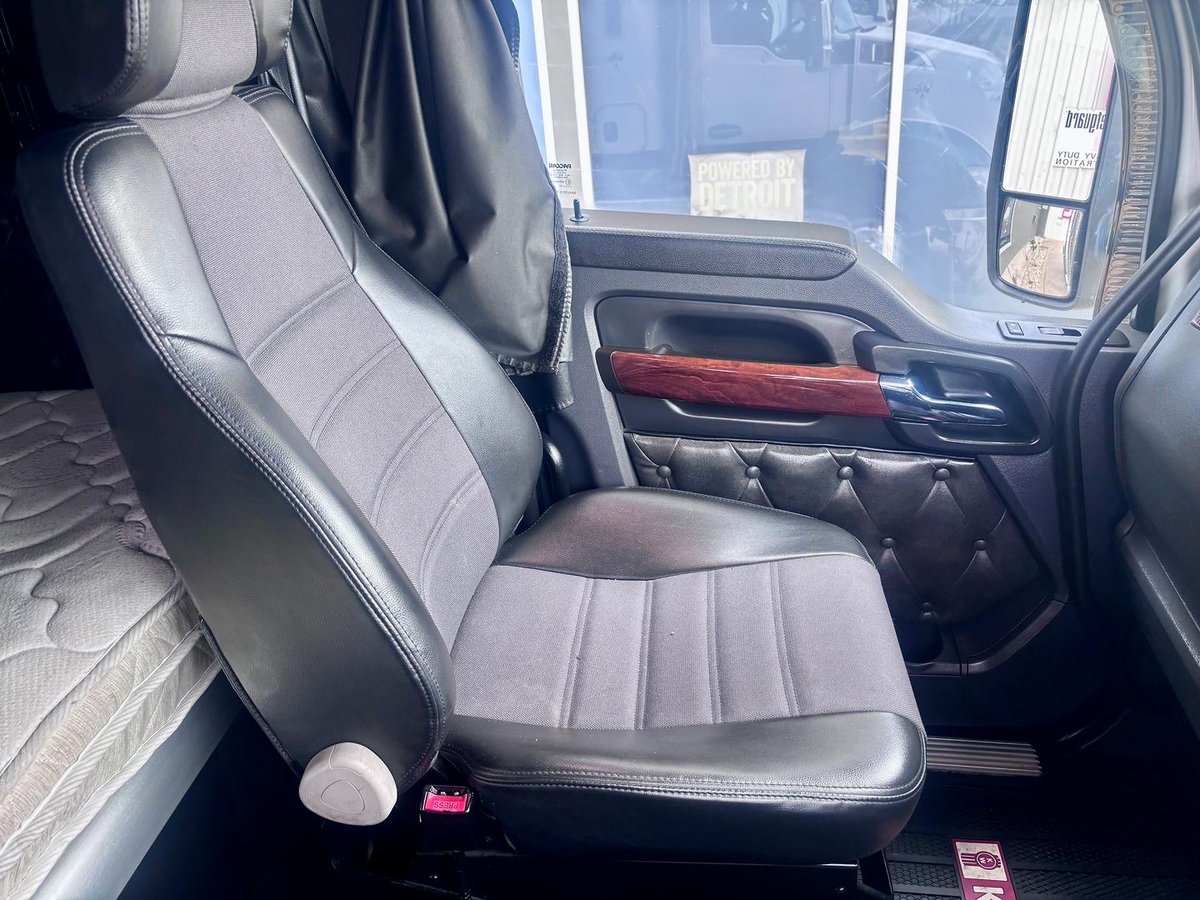 2019 Kenworth T610 image 27