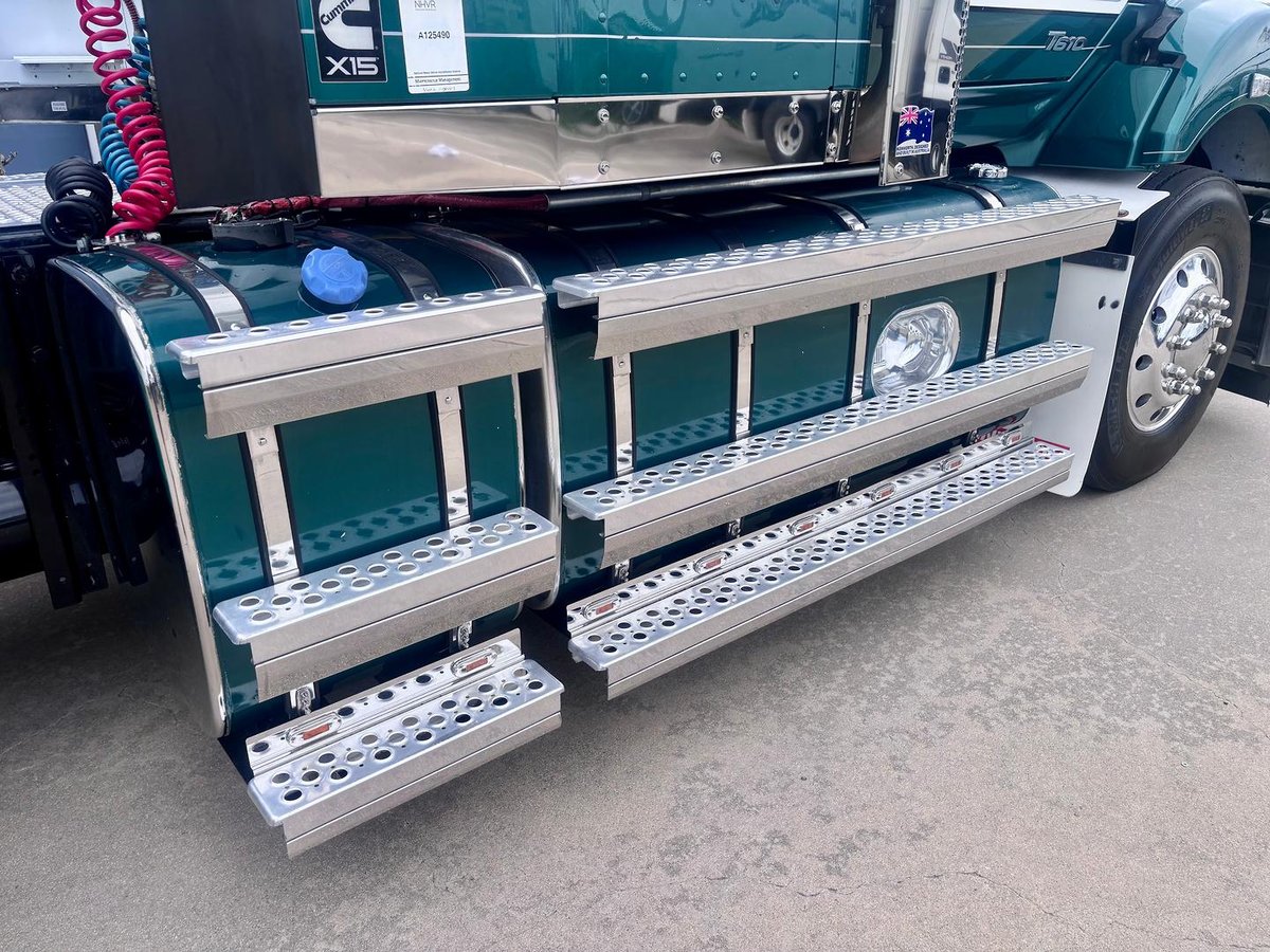 2019 Kenworth T610 image 15