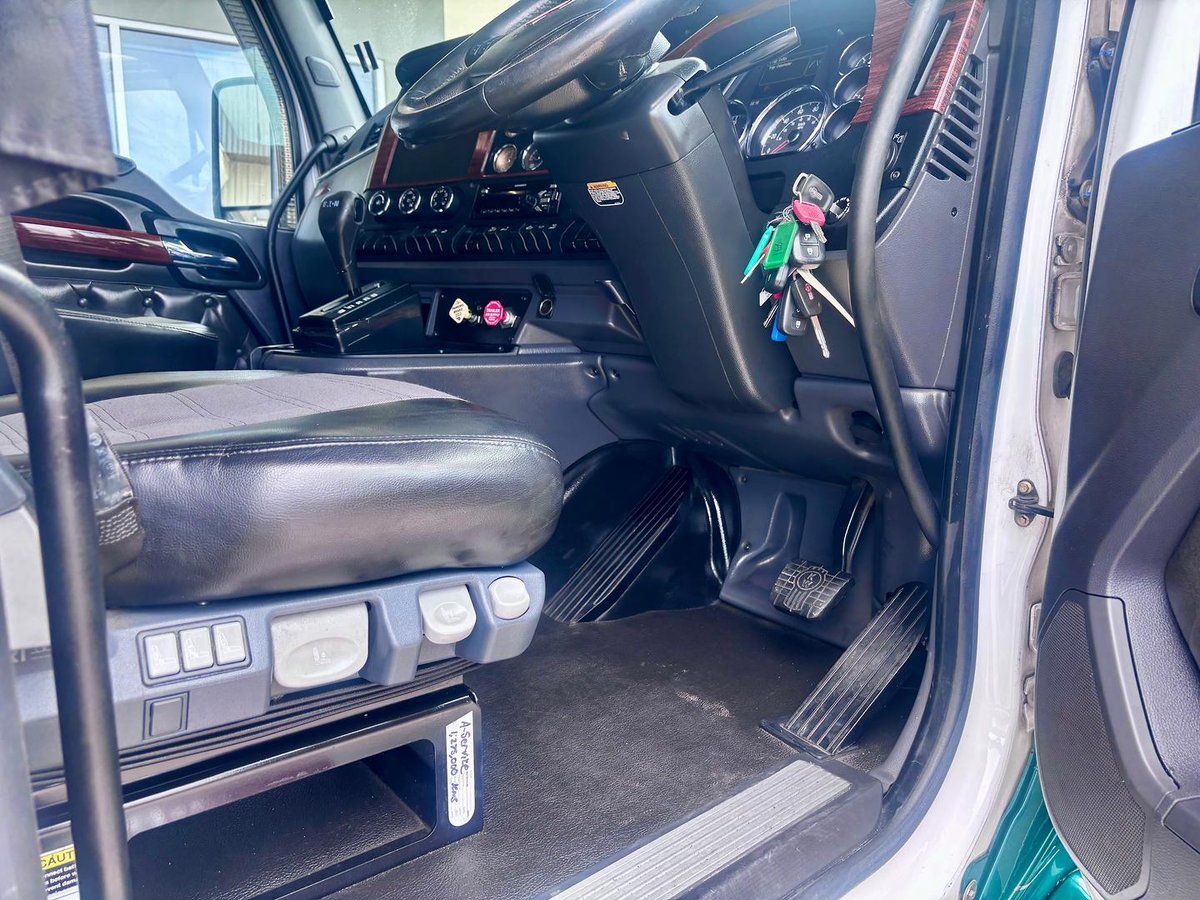 2019 Kenworth T610 image 22