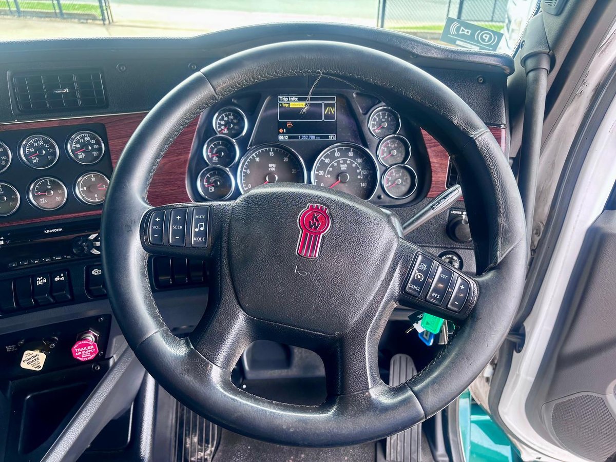 2019 Kenworth T610 image 20