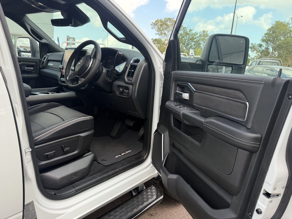 2026 Ram 2500 Laramie STD image 9