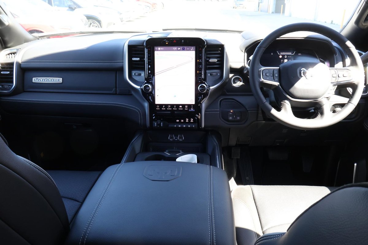 2026 RAM 2500 Laramie Rambox DJ MY26 4X4 Dual Range image 10