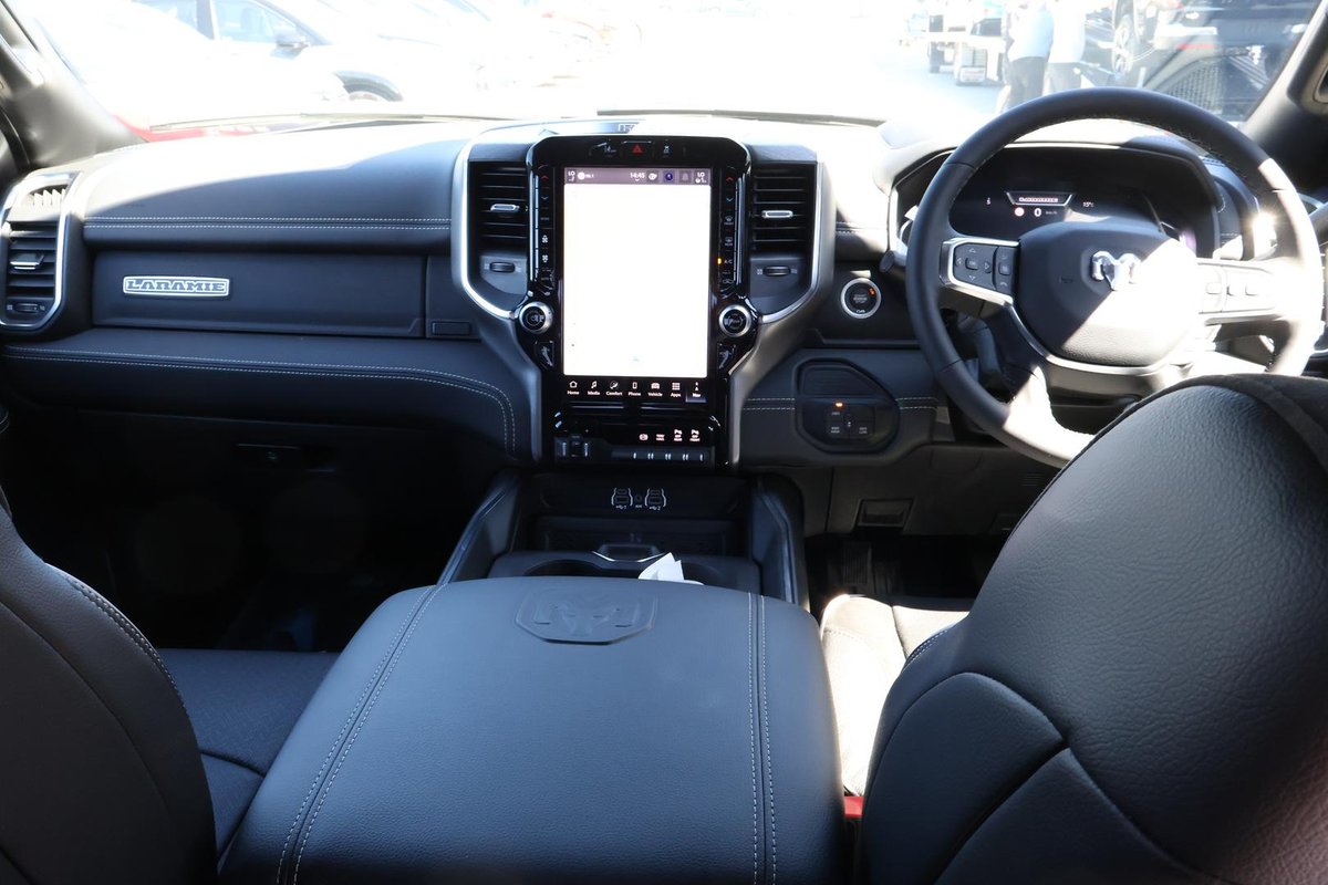 2026 RAM 2500 Laramie Rambox DJ MY26 4X4 Dual Range image 10