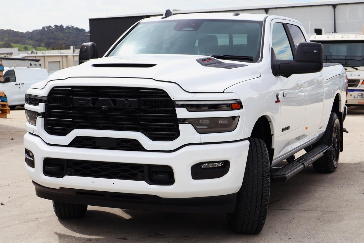 2026 RAM 2500 Laramie Rambox DJ MY26 4X4 Dual Range image 3