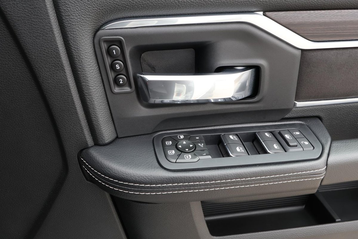 2026 RAM 2500 Laramie Rambox DJ MY26 4X4 Dual Range image 25