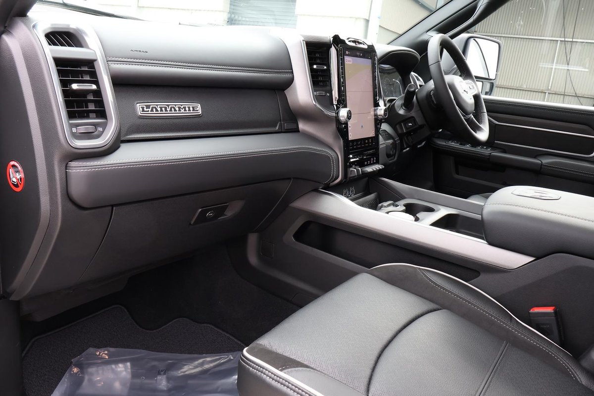 2026 RAM 2500 Laramie Rambox DJ MY26 4X4 Dual Range image 31