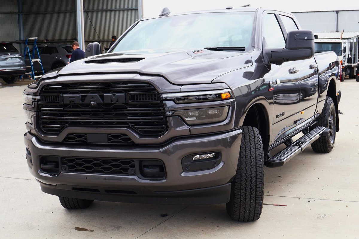 2026 RAM 2500 Laramie DJ MY26 4X4 Dual Range image 3