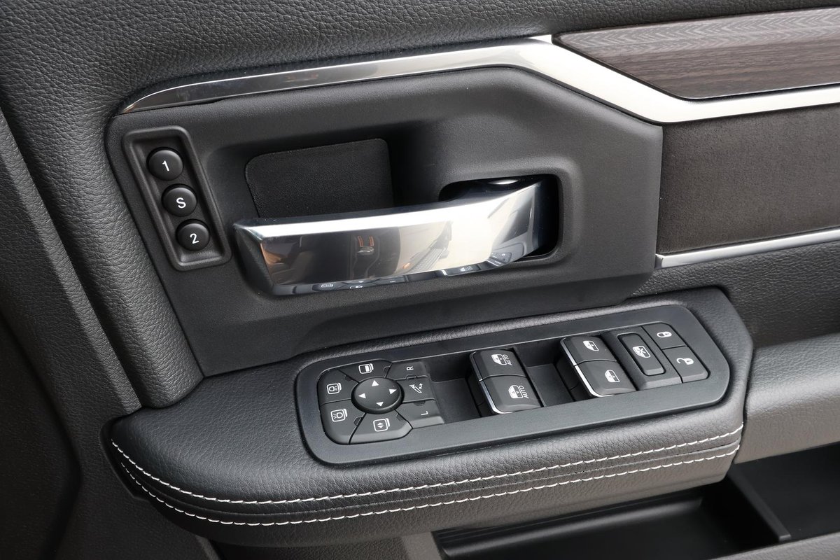 2026 RAM 2500 Laramie DJ MY26 4X4 Dual Range image 23