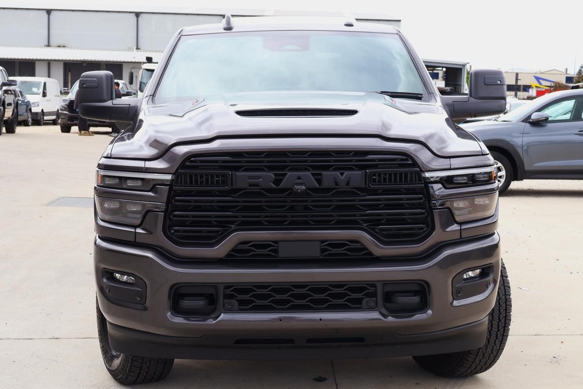 2026 RAM 2500 Laramie DJ MY26 4X4 Dual Range image 2