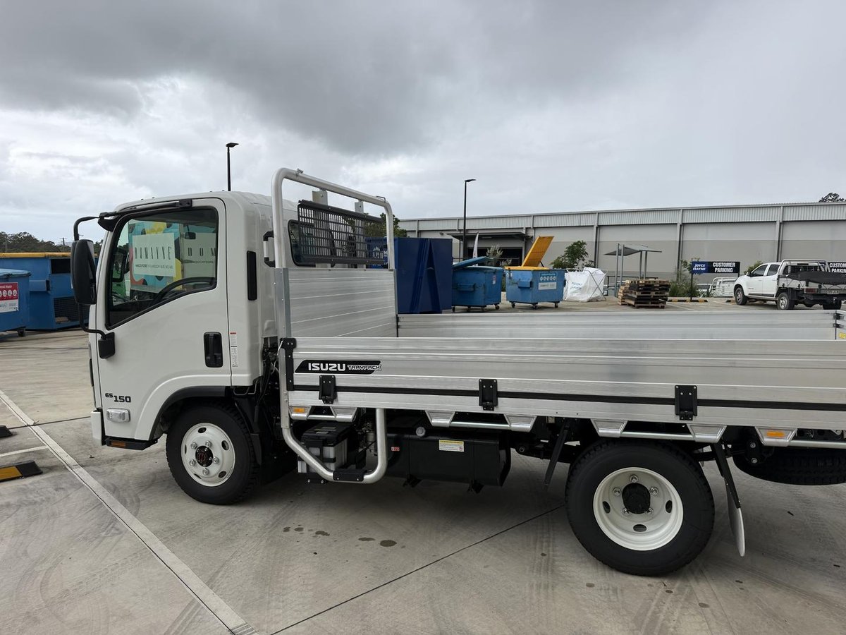 2026 Isuzu N Series NMS 65-150 MT D28 Traypack image 2