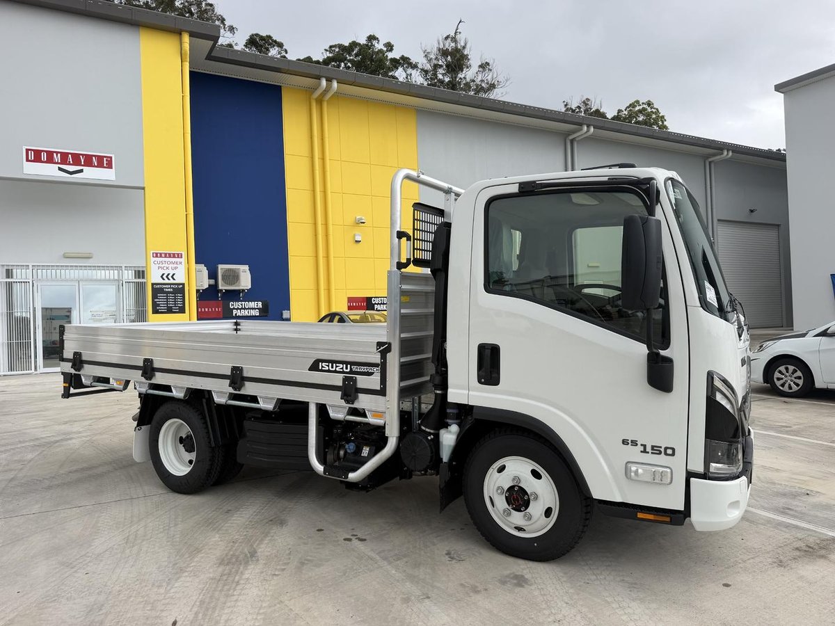 2026 Isuzu N Series NMS 65-150 MT D28 Traypack image 5