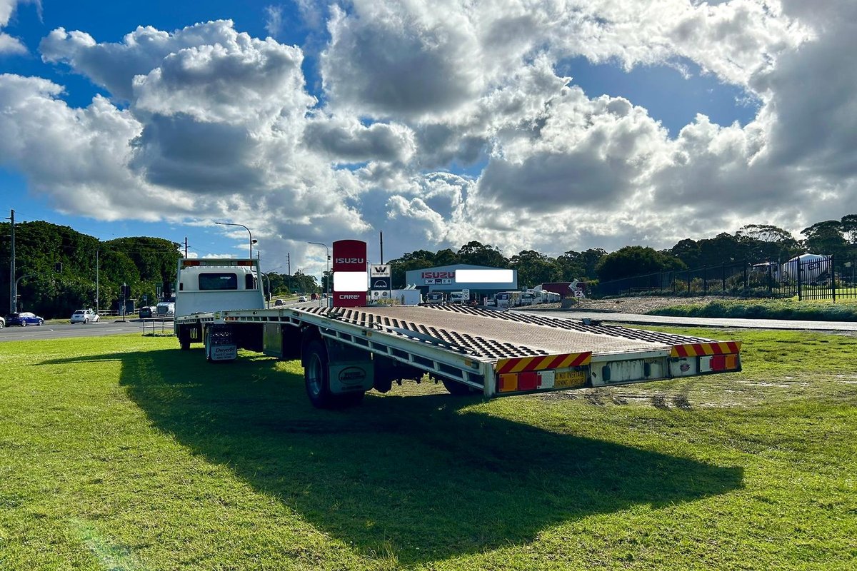 2012 Isuzu F Series FRR 500 image 6