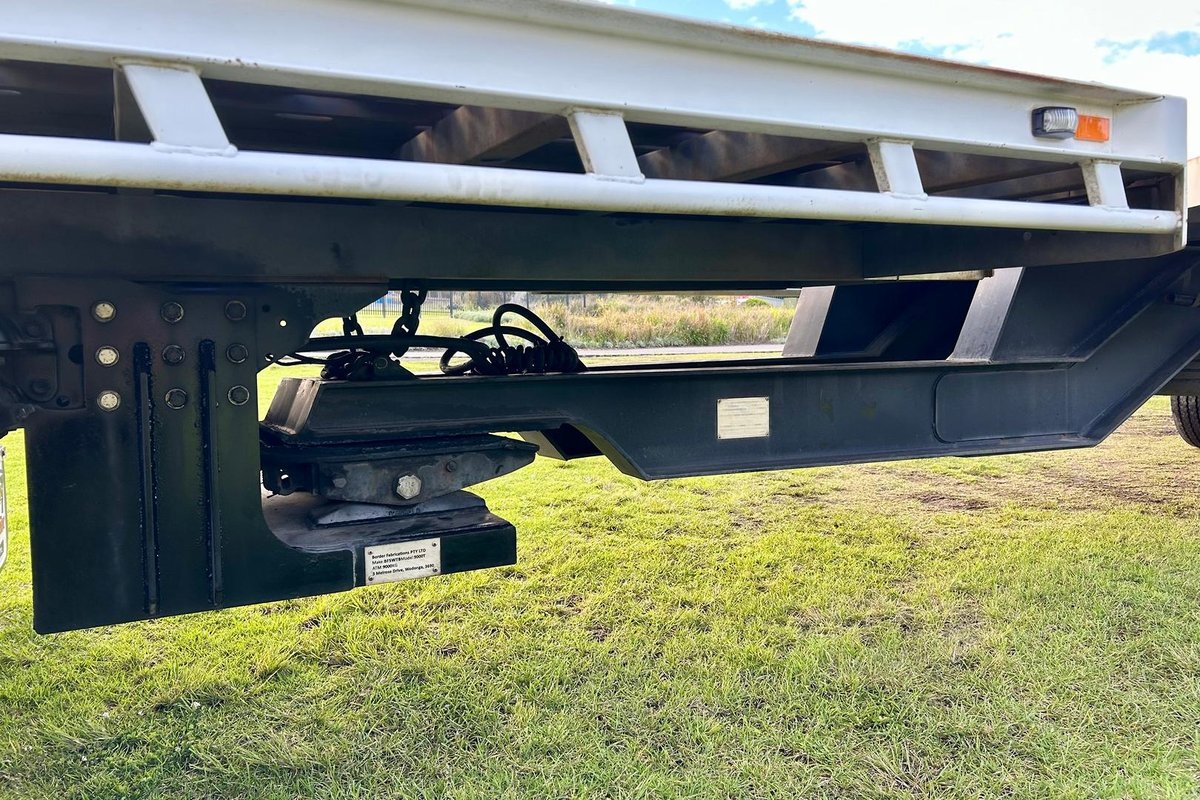 2012 Isuzu F Series FRR 500 image 14