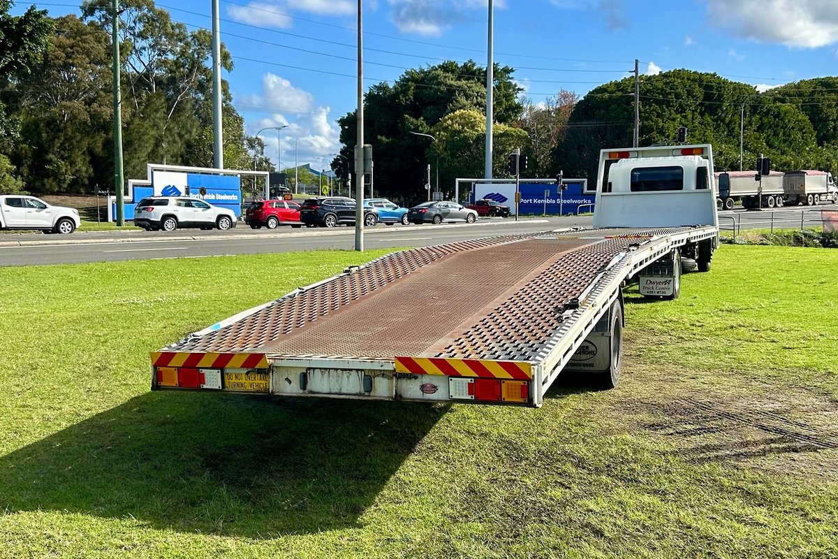 2012 Isuzu F Series FRR 500 image 4