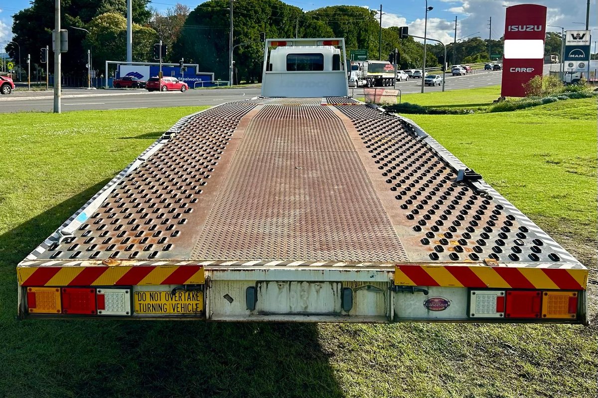 2012 Isuzu F Series FRR 500 image 5