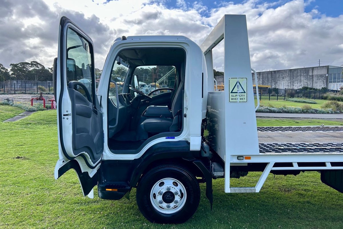 2012 Isuzu F Series FRR 500 image 20