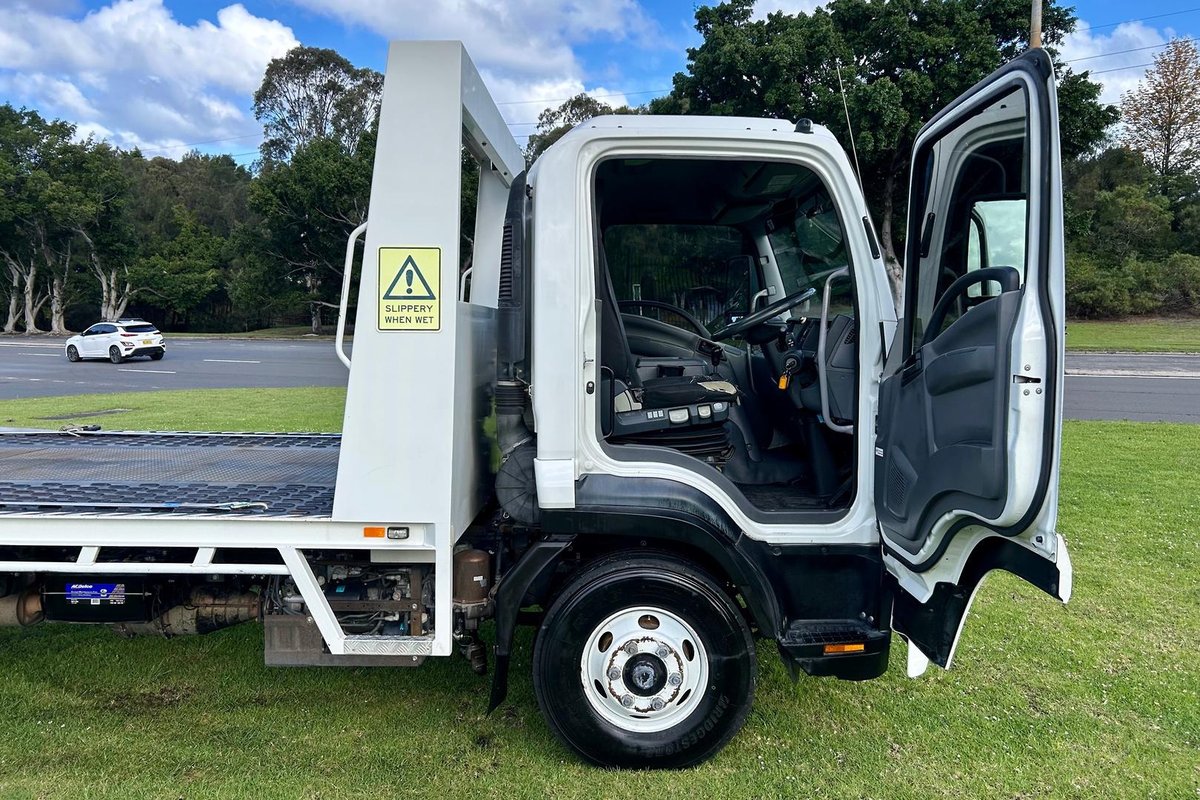 2012 Isuzu F Series FRR 500 image 19