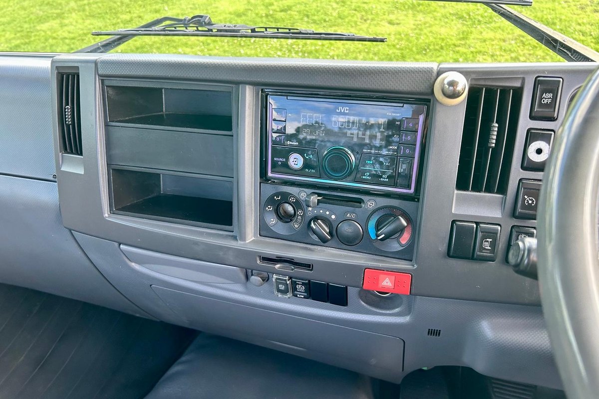 2012 Isuzu F Series FRR 500 image 25