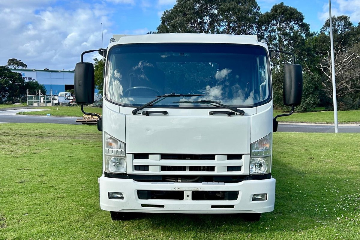 2012 Isuzu F Series FRR 500 image 9