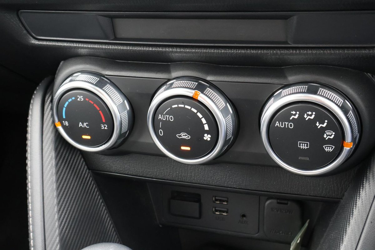 2017 Mazda 2 Genki DJ Series image 18