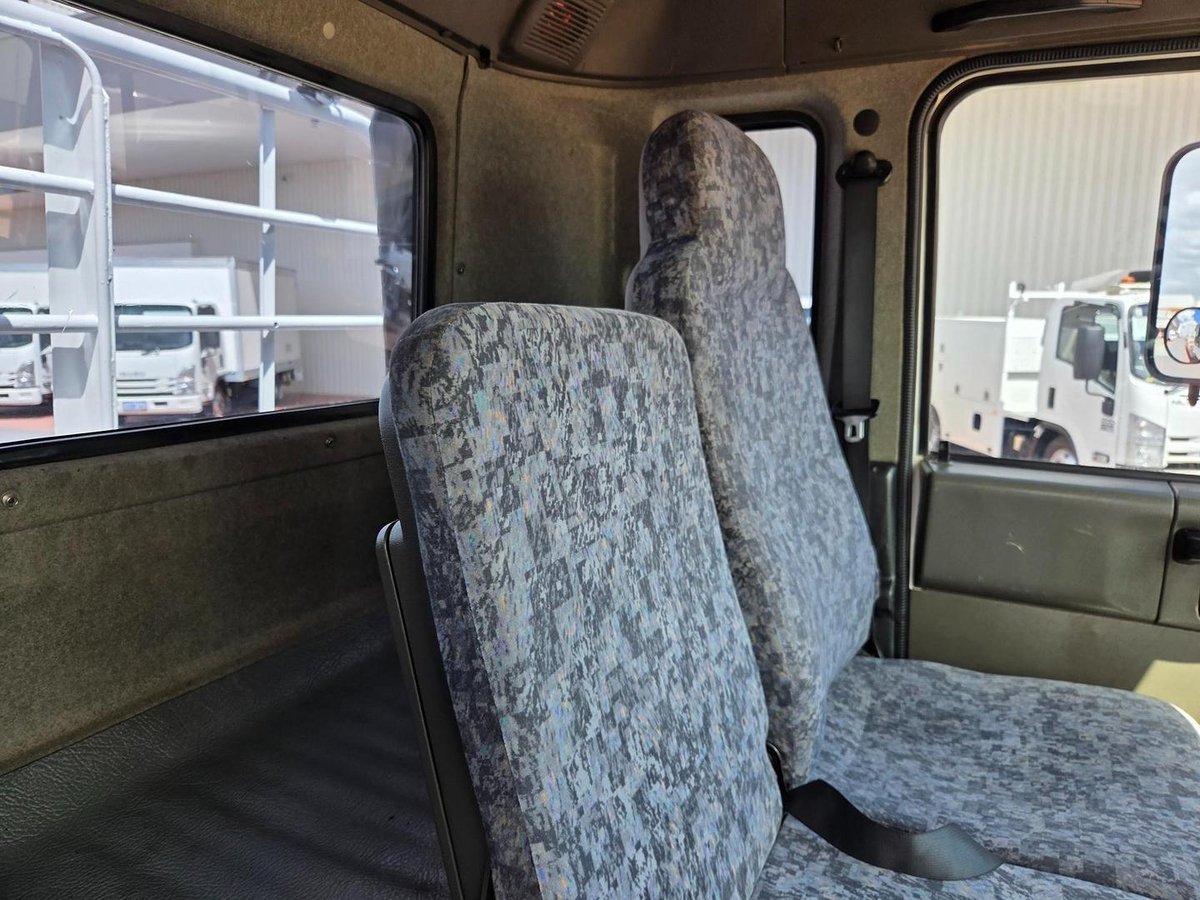 2005 UD Mk240 Beavertail And Ramps image 4