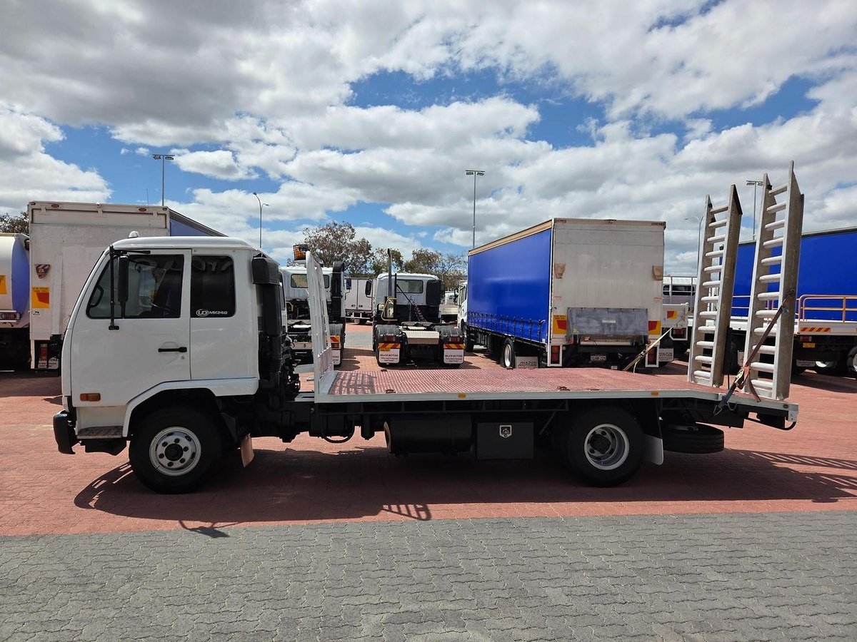 2005 UD Mk240 Beavertail And Ramps image 11