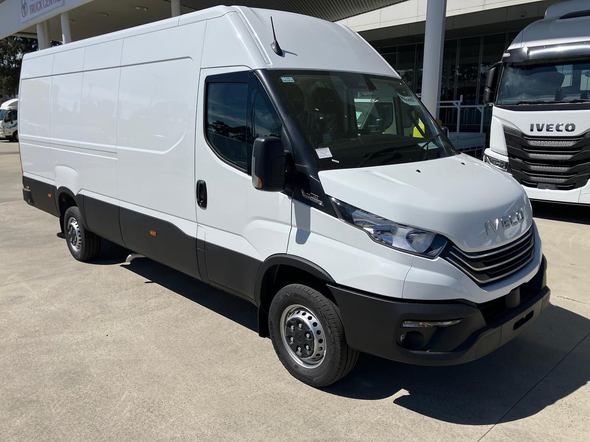 2026 Iveco Daily 42S18V image 5