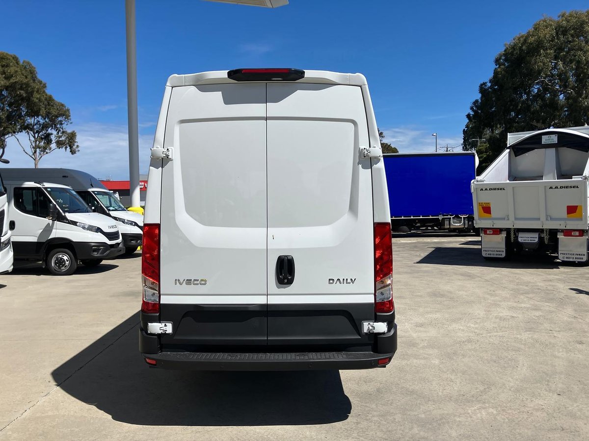 2026 Iveco Daily 42S18V image 10