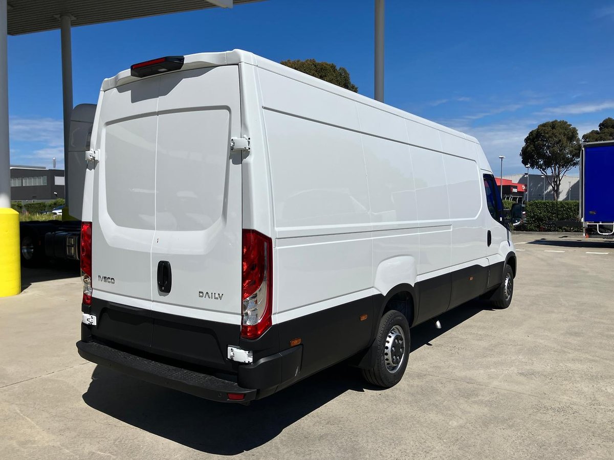 2026 Iveco Daily 42S18V image 11