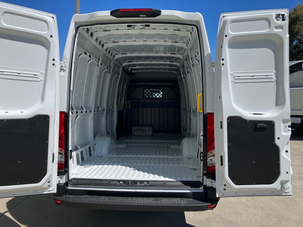 2026 Iveco Daily 42S18V image 12