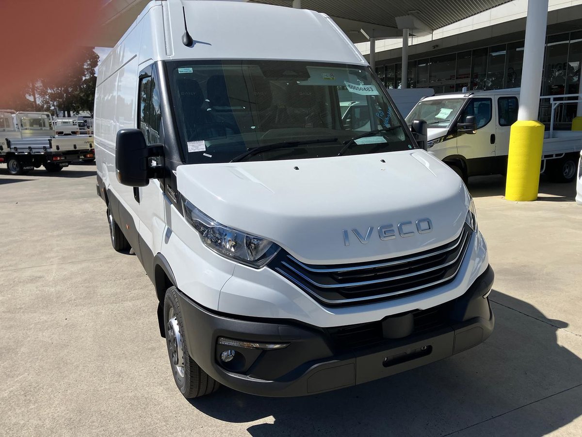 2026 Iveco Daily 42S18V image 6