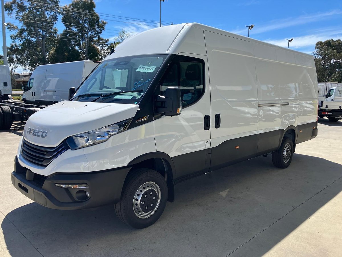 2026 Iveco Daily 42S18V image 8