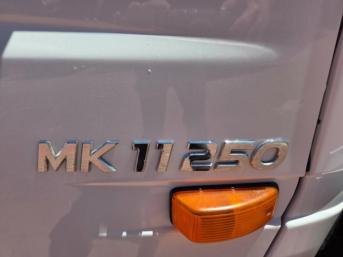 2017 UD Mk 11 250 10 Pallet Tautliner And Lift image 5