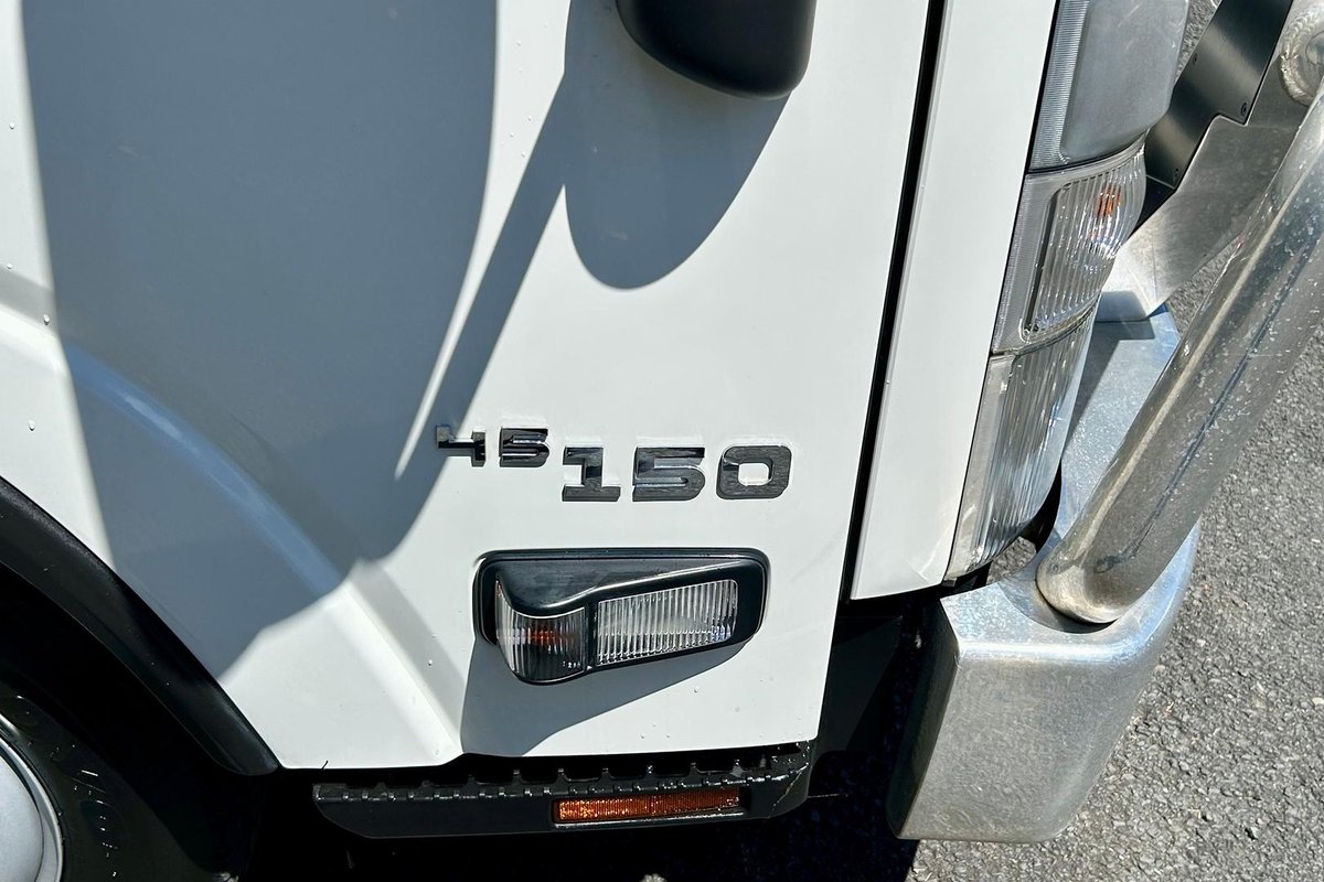 2023 Isuzu N Series NNR 45-150 image 11