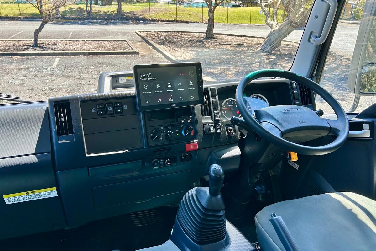 2023 Isuzu N Series NNR 45-150 image 23