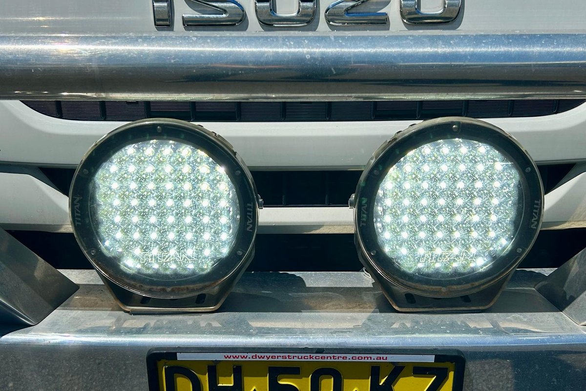 2023 Isuzu N Series NNR 45-150 image 17