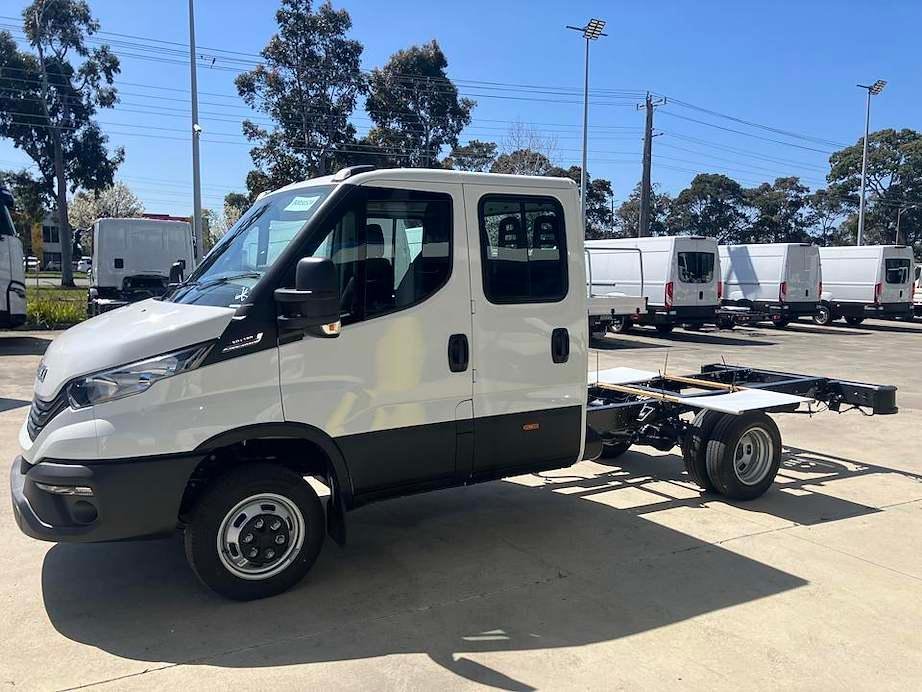 2026 Iveco Daily 50C18 image 2