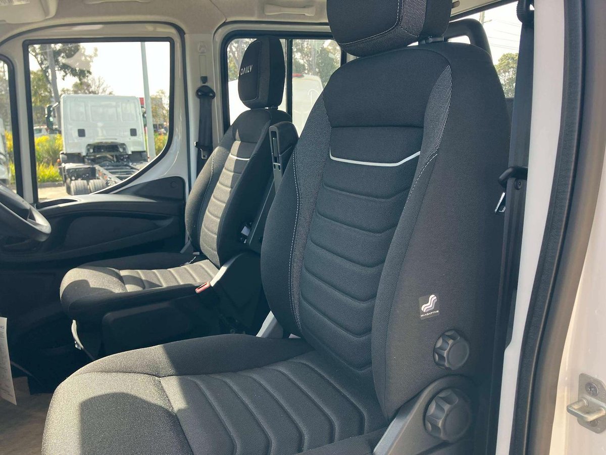 2026 Iveco Daily 50C18 image 13