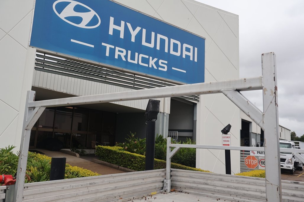2022 HINO DUTRO 616 image 14