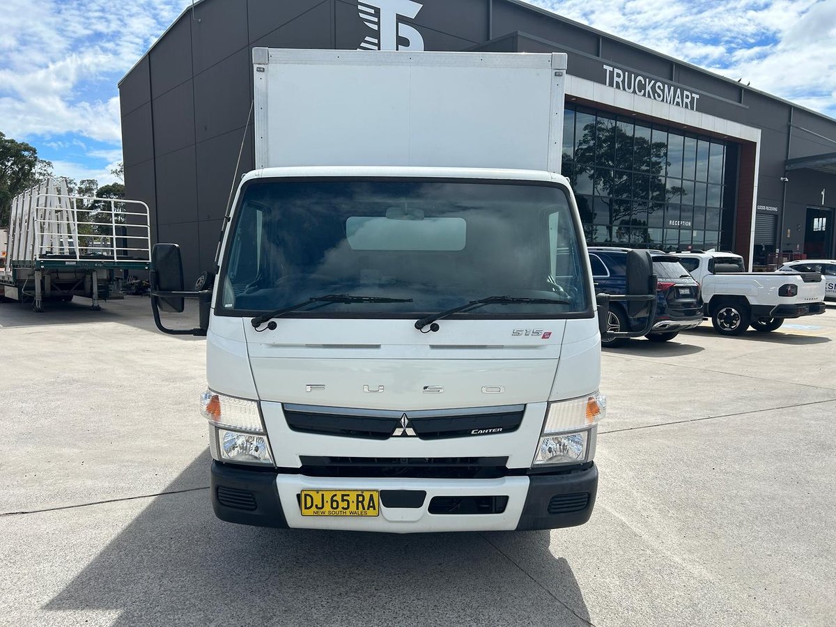 2023 Fuso Canter 515 image 2