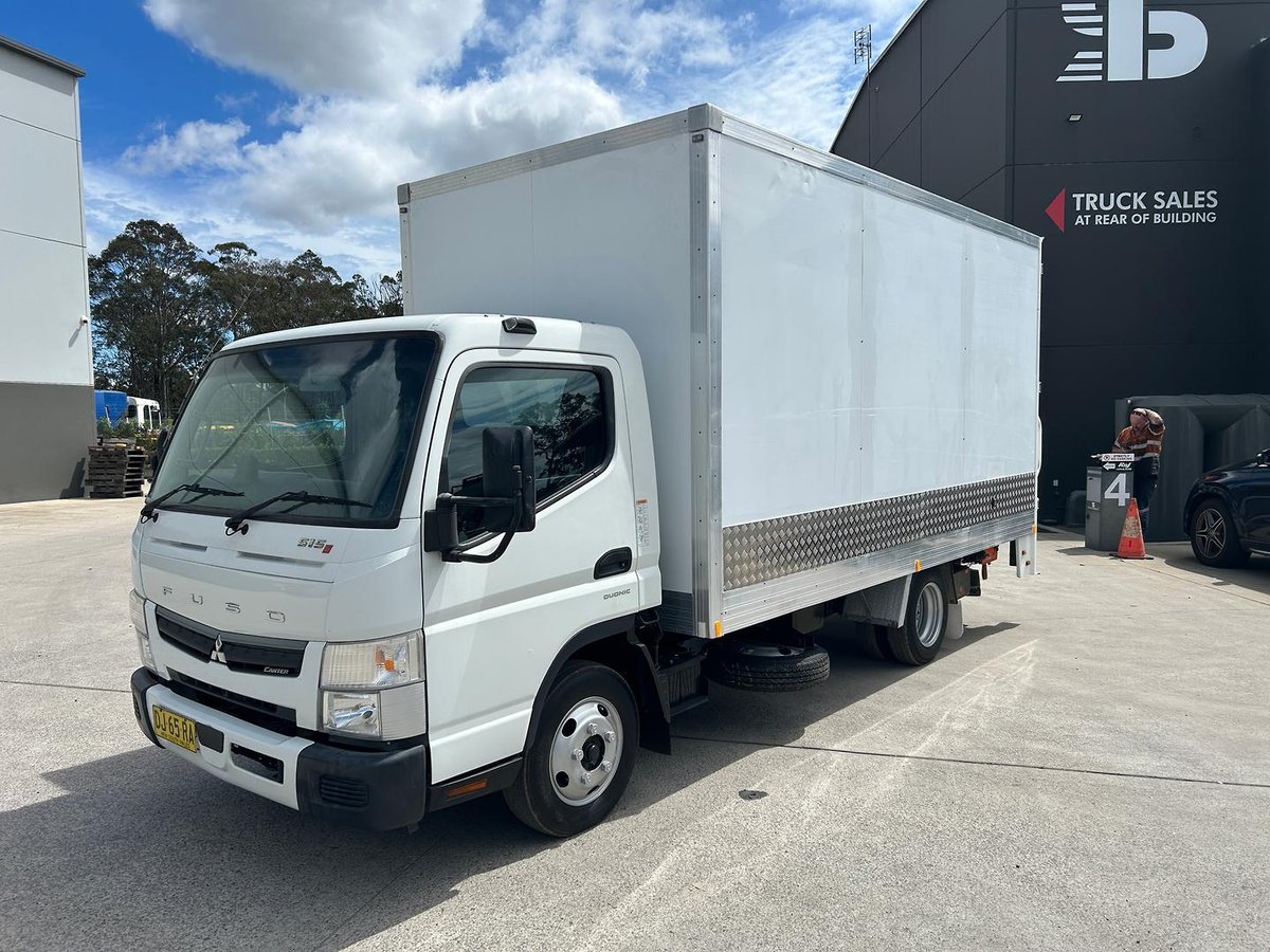 2023 Fuso Canter 515 image 3