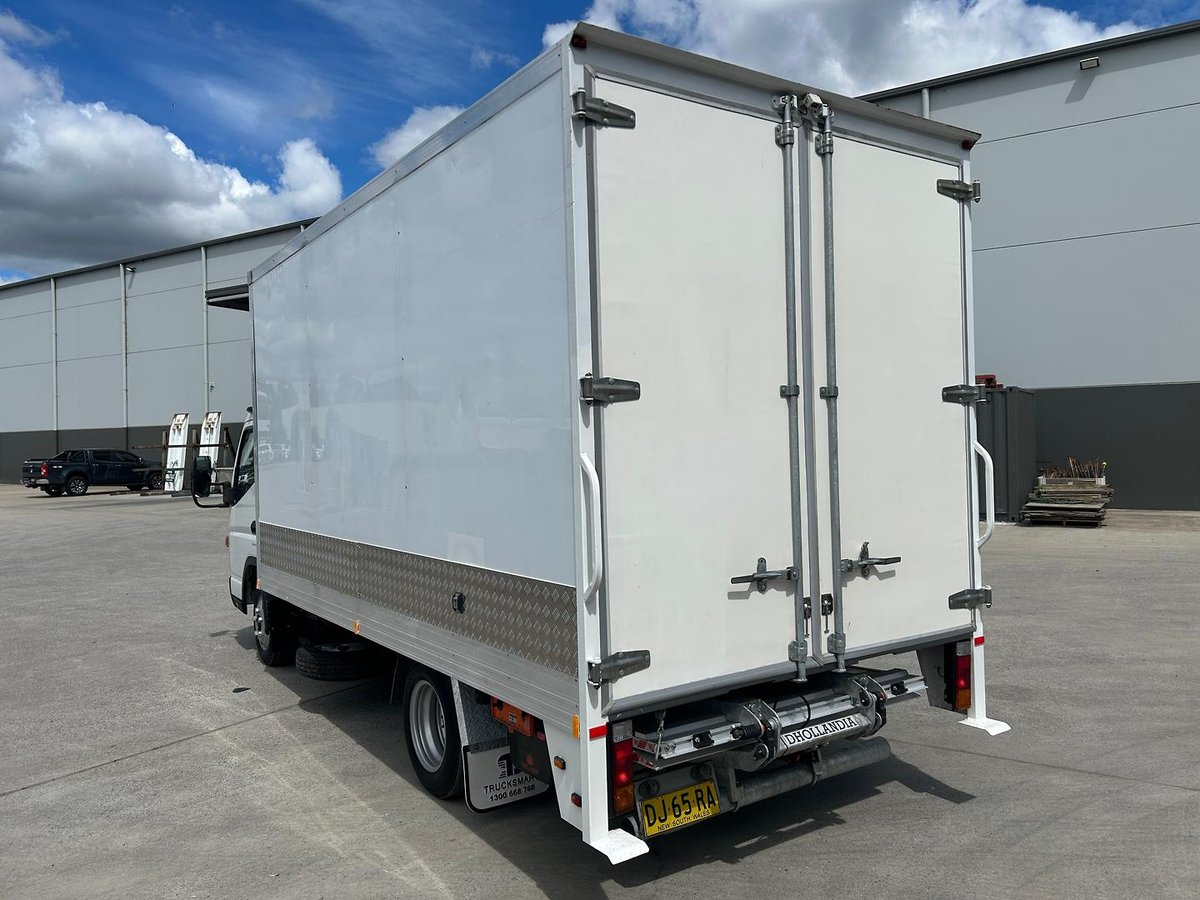2023 Fuso Canter 515 image 6