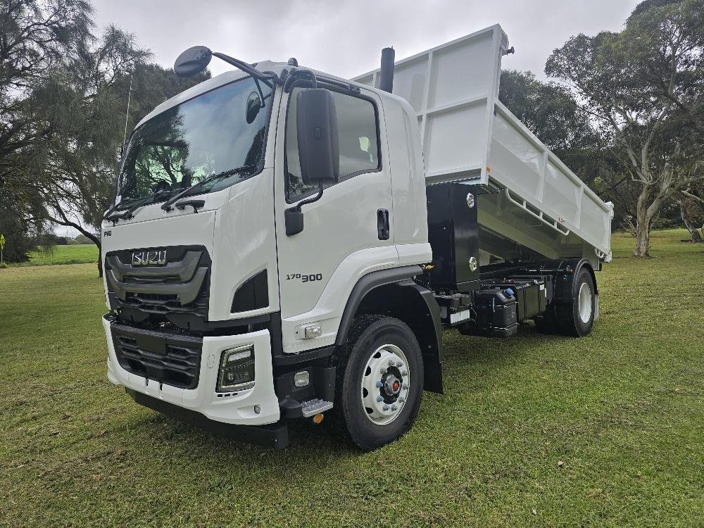 2026 Isuzu F Series FVD 170-300 AT R47 image 2